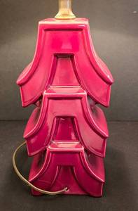 lot 63 image: Mid Century Modern Asian-Inspired Table Lamp