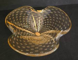 lot 65 image: Vintage Murano Hand Blown Controlled Bubbles Glass Bowl