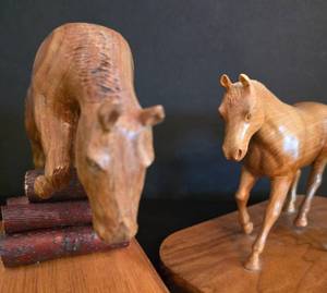 lot 72 image: Pair of Vern Johnson Hand-Carved Horse Figures
