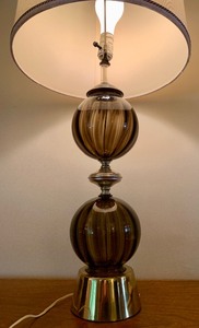 lot 115 image: Vintage Table Lamp, Mocha Brown Glass Sphere Base