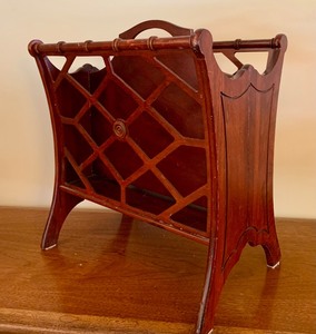 lot 120 image: Vintage Wood Vintage Magazine Rack