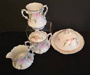 lot 126 image: Vintage Dainty Bavarian China Set
