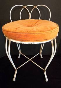 lot 133 image: Vintage Metal Vanity Stool