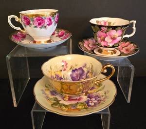 lot 136 image: Variety of Vintage Tea Cups