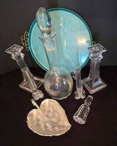 lot 148 image: Lovely Vintage Home Decor Selection