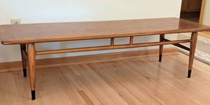 lot 5 image: Vintage Mid Century ModernLane Walnut Acclaim Coffee Table
