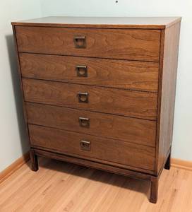 lot 13A image: Vintage Mid Century Modern Five Drawer Dixie Wood Dresser