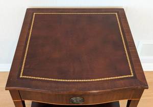 lot 17 image: Vintage Mid Century Mahogany Side Table by Barton