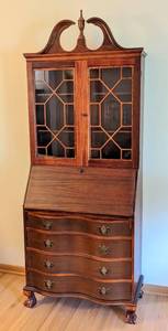lot 27 image: Vintage Claw Foot Serpentine Secretary