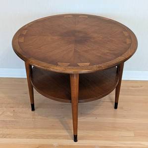 lot 7 image: Vintage Mid Century Modern Lane Acclaim Round Side Table