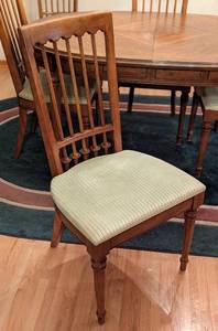 lot 29 image: Vintage Drexel Mid Century Vintage Dining Table Set