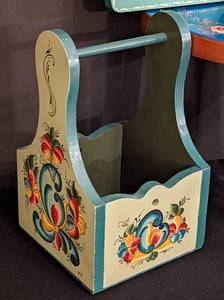 lot 30A image: Assorted Vintage Rosemaling Painted Wood Decor
