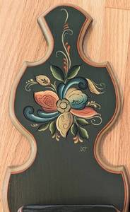 lot 157 image: Three Vintage Rosemaling Painted Wood Wall Shelves