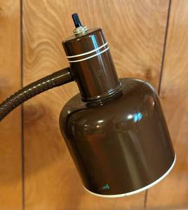 lot 161 image: Brown Gooseneck Desk Lamp