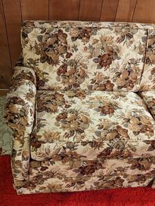 lot 163 image: Vintage Upholstered Floral Sleeper Sofa