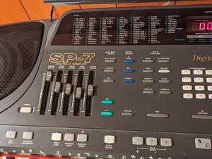 lot 166 image: Suzuki SP-7 Digital Electronic Keyboard and Stand