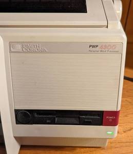 lot 174 image: Smith Corona 4300 Personal Word Processor