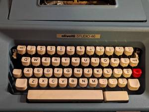 lot 176 image: Olivetti Studio 46 Typewriter