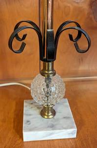 lot 178 image: Vintage Marble Base Table Lamp