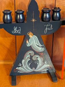 lot 198A image: Rosemaling Painted Christmas Decor