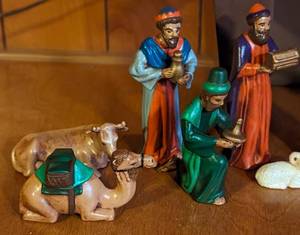 lot 198B image: Vintage Ceramic Nativity Scene