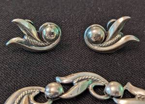 lot 240 image: Vintage Danecraft Sterling Silver Bracelet and Clip On Earrings