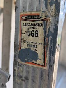 lot 256 image: Werner 6ft Aluminum Ladder