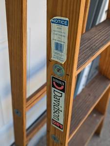 lot 257 image: Davidson 6ft Wood Ladder