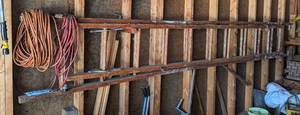 lot 265 image: Wood Extension Ladder