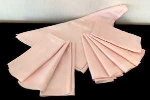 lot 207 image: Beautiful Pink Table Linens, Rectangular Table Cloth with Eight Napkins