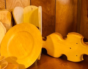 lot 277 image: Vintage Wooden Items Including Frames, Spoons, Plates and Much More