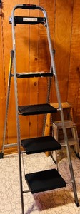 lot 280 image: Skinny Mini 4 Step Project Stool  Ladder