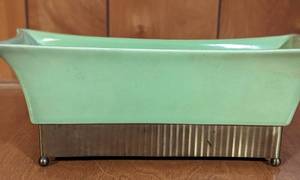 lot 301 image: Green Ceramic Table Lamp