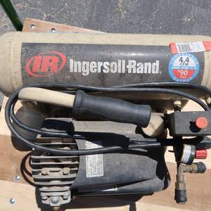 lot 7 image: INGERSOLL RAND COMPRESSOR