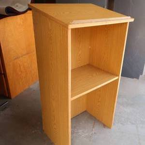 lot 37 image: LIGHT WOOD PODIUM