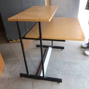 lot 38 image: DESK