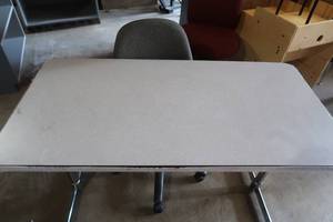 lot 62 image: DESK  CHAIR