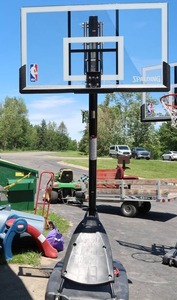 lot 80 image: TF66C SPALDING BASKETBALL HOOP