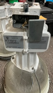 lot 9 image: Lithonia Lighting HPS light fixture PG16AGLE