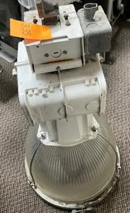 lot 6 image: Lithonia Lighting HPS light fixture PG16AGLE