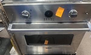 lot 2 image: Viking VESO5302SS01 Electric wall oven pulled from working environment unable to test all functions due to lack of 220v circuit 