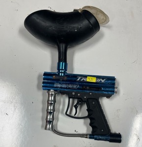 lot 22 image: Triton Paintball Gun with Viewloader Magazine