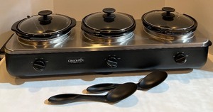 lot 114 image: CROCK POT Triple Warmer