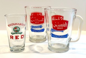 lot 157 image: Pair of SCHMIDT BEER Pitchers and WEINHARDS Pint Glass