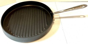 lot 520 image: ALL-CLAD Nonstick Round Griddle Pan