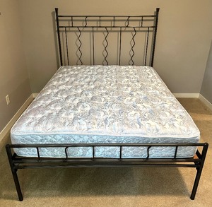 lot 190 image: CONTEMPORARY IRON QUEEN Sized Bed Frame with SEALY POSTUREPEDIC Mattress