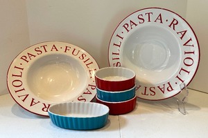 lot 533 image: Pair of LARGE PASTA BOWLS and 4 SOUFFLE DISHES
