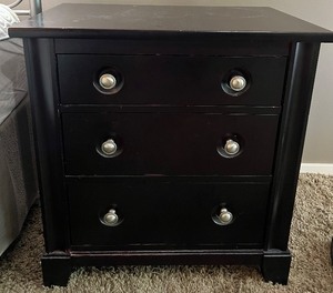 lot 18 image: DURHAM FURNITURE COMPANY 3 Drawer Chest Nightstand