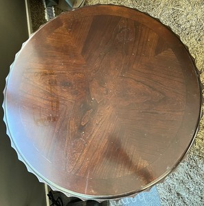 lot 24 image: POTTERY BARN Side Table