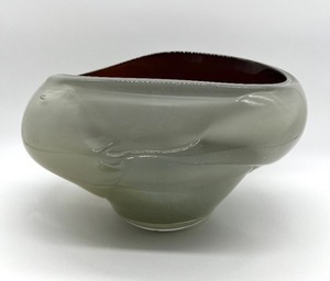 lot 27 image: Hand Blown Art Glass Bowl